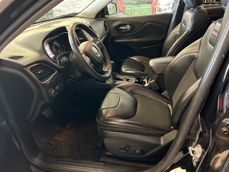 2022 Jeep CHEROKEE TRAILHAWK