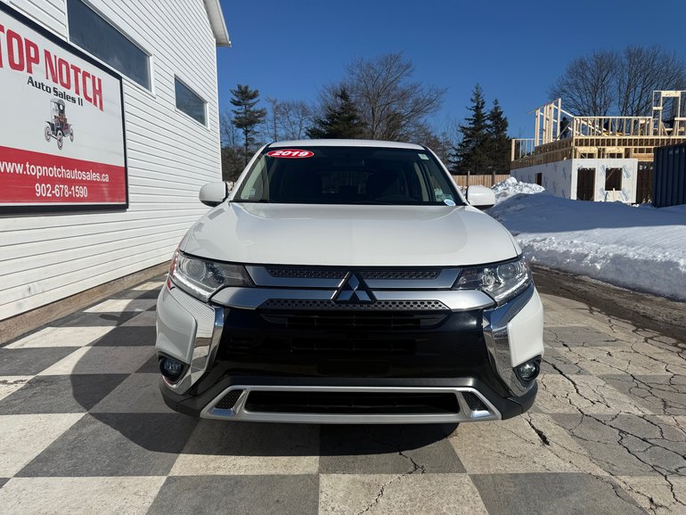 2019 Mitsubishi OUTLANDER ES