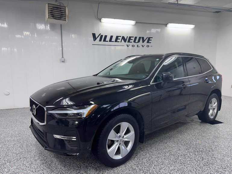 Volvo XC60 MOMENTUM 2022