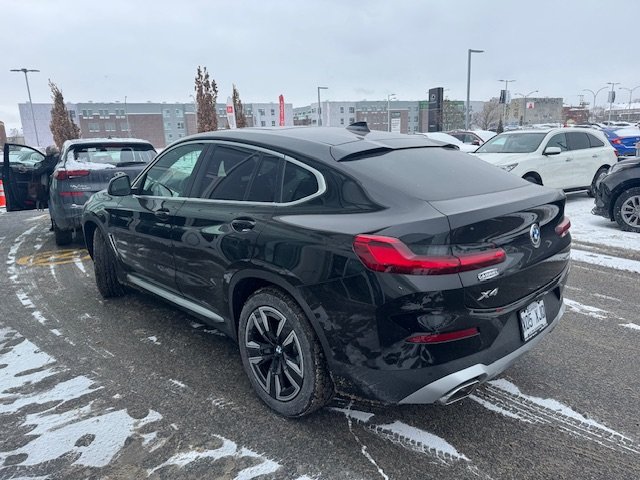 2023 BMW X4