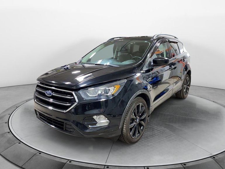 2017 Ford Escape SE, toit pano, gps
