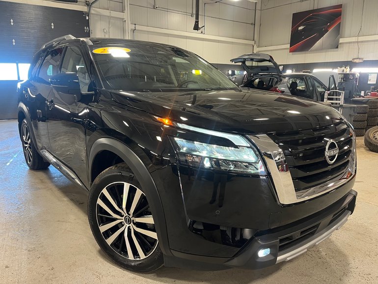2025 Nissan Pathfinder Platinum AWD