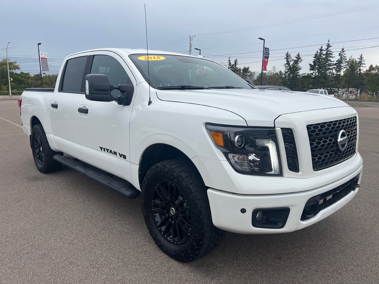 2018 Nissan Titan Midnight Edition 4x4 Crew Cab