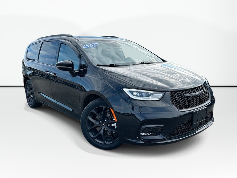 2022 Chrysler Pacifica Limited | Cam | Lthr | HtdSeat | Bluetooth | Aux
