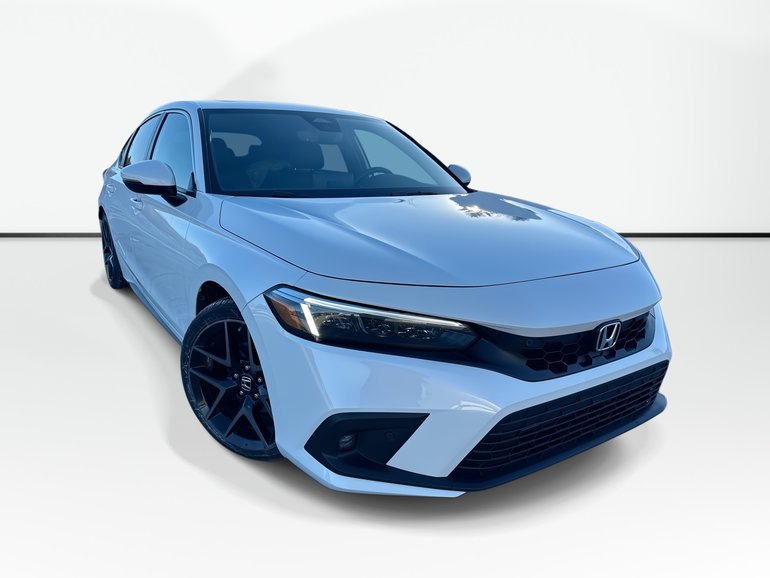 2024 Honda Civic Hatchback Sport Touring | Cam | HtdSeat | Warranty to 2029