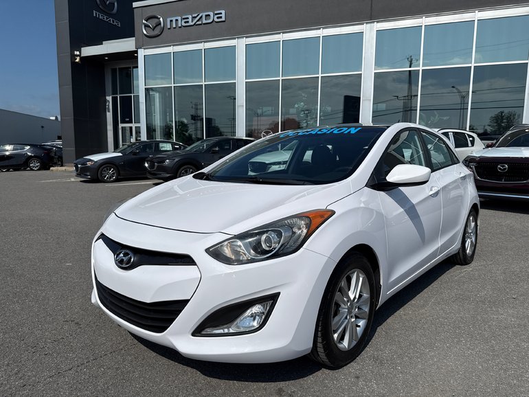 Hyundai Elantra GT GLS TOIT PANO SIEGE CHAUFFANT BLUETOOTH REGULATEUR 2014