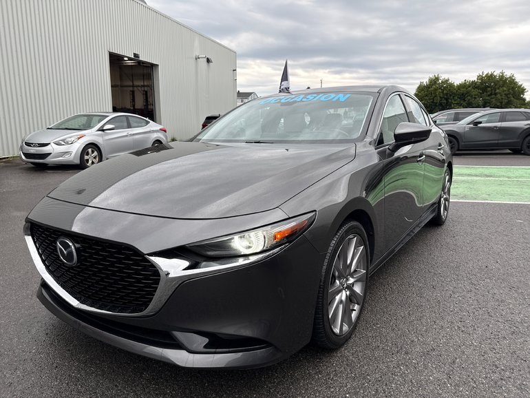 Mazda3 GT AWD TOIT SIEGES EN CUIR CHAUFFANTS CAMERA MAGS 2019