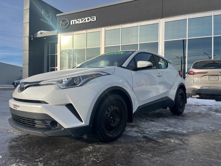 2018 Toyota C-HR XLE SIEGES CHAUFFANTS CAMERA A/C AUTO BIZONE MAGS