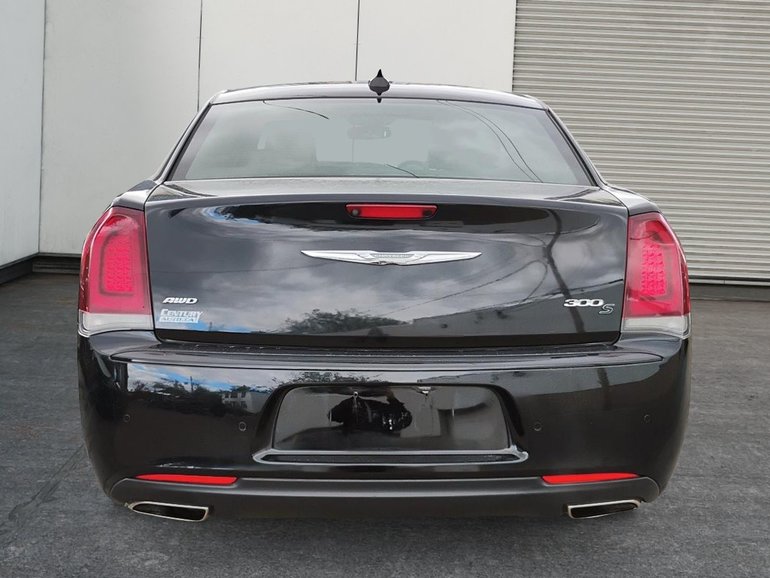 2018 Chrysler 300