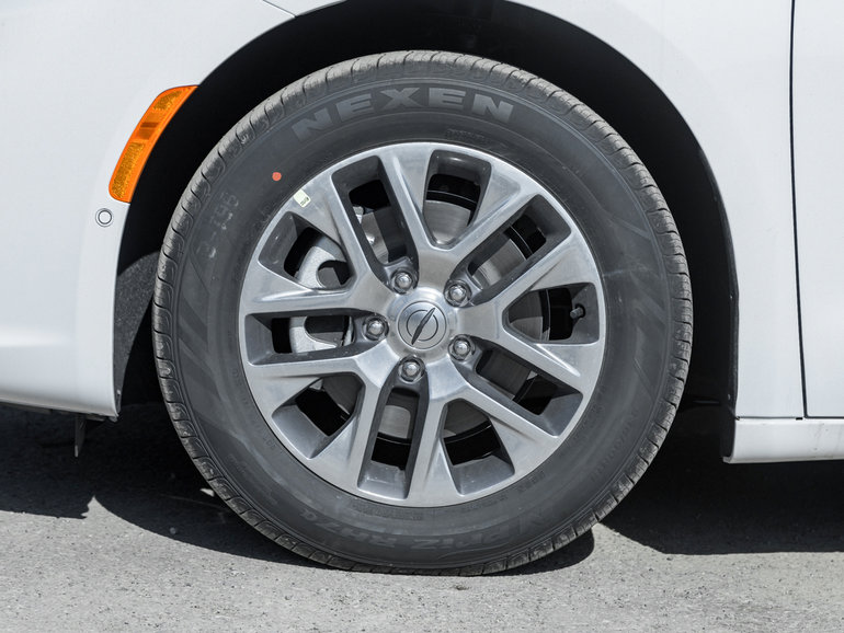 2024 Chrysler Pacifica Hybrid