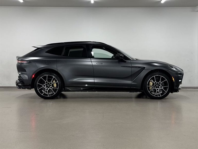 2023 Aston Martin DBX707