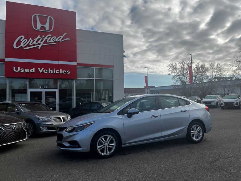 2017 Chevrolet Cruze LT - 6MT