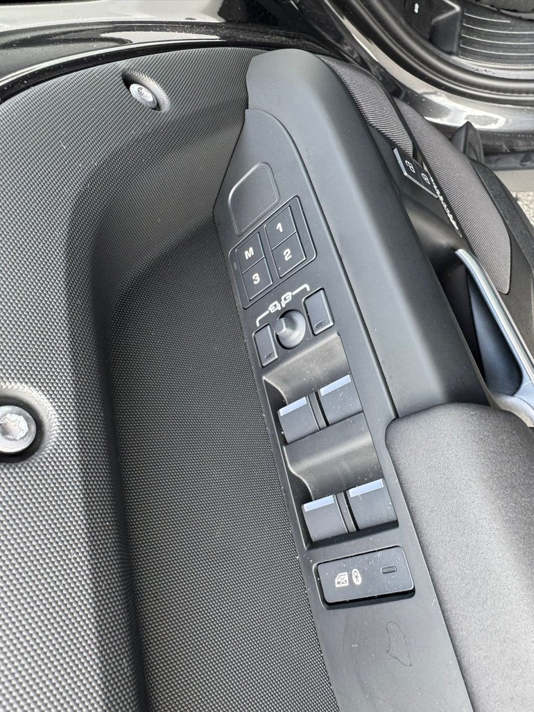 2025 Land Rover Defender