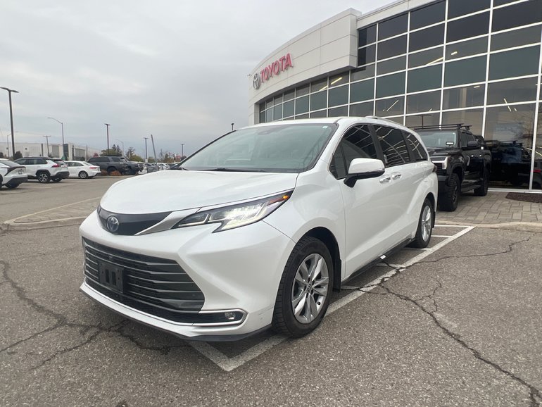 2022 Toyota Sienna Hybrid