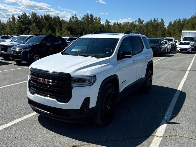 2022 GMC Acadia AWD SLT, Leather, Sunroof, Heated Seats