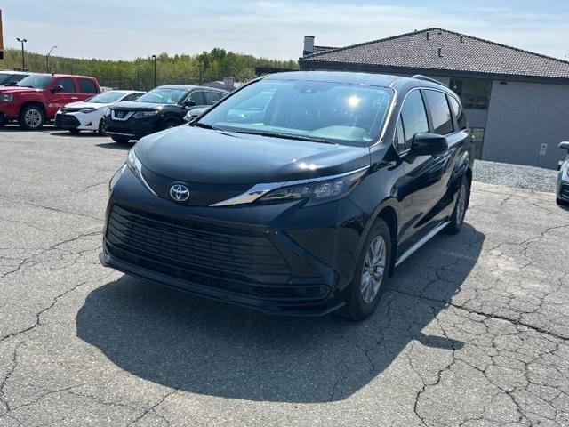 2024 Toyota Sienna Hybrid Sienna LE AWD 8-Pass, Heated Steering Wheel