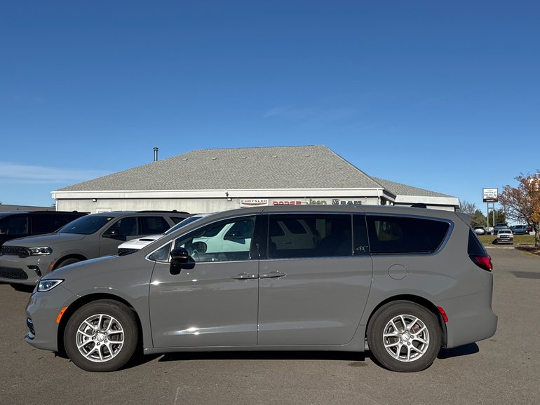 2025 Chrysler Pacifica