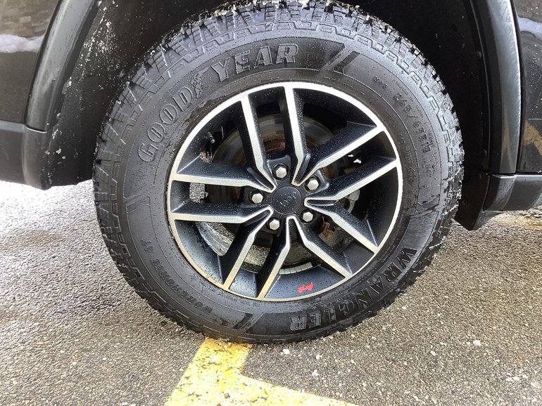 2019 Jeep GRAND CHEROKEE