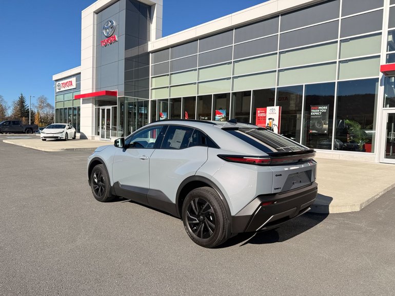 2027 Toyota C-HR SE