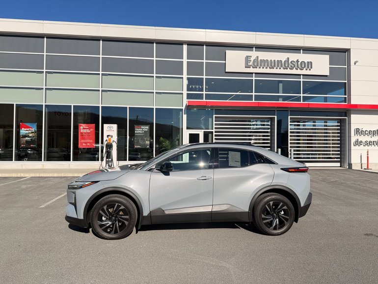 2027 Toyota C-HR SE