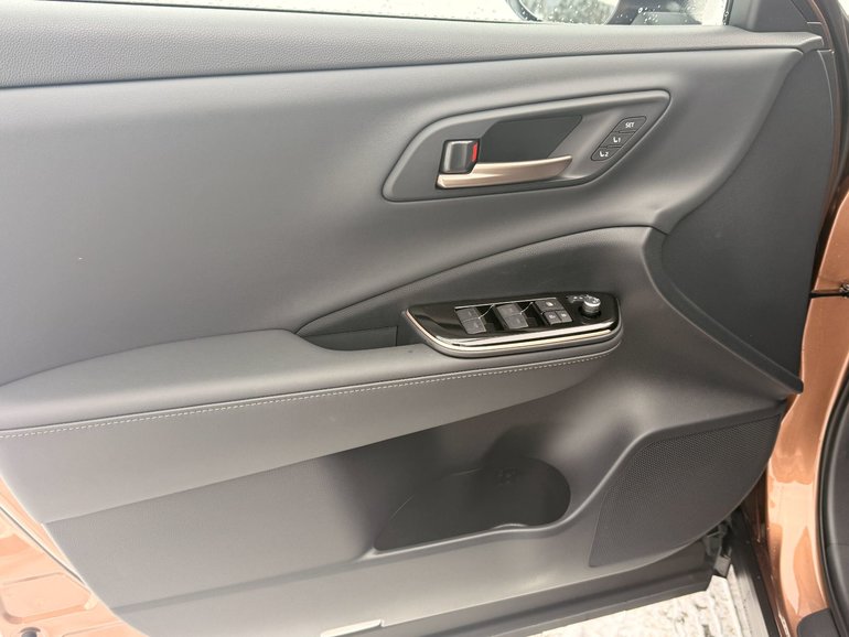 2026 Toyota CROWN SIGNIA LIMITED