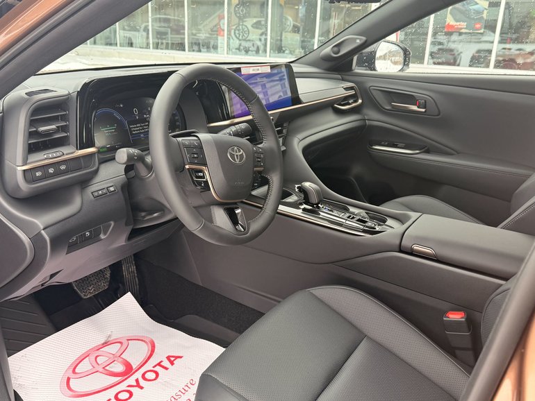 2026 Toyota CROWN SIGNIA LIMITED