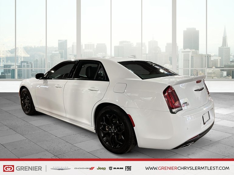 2023 Chrysler 300