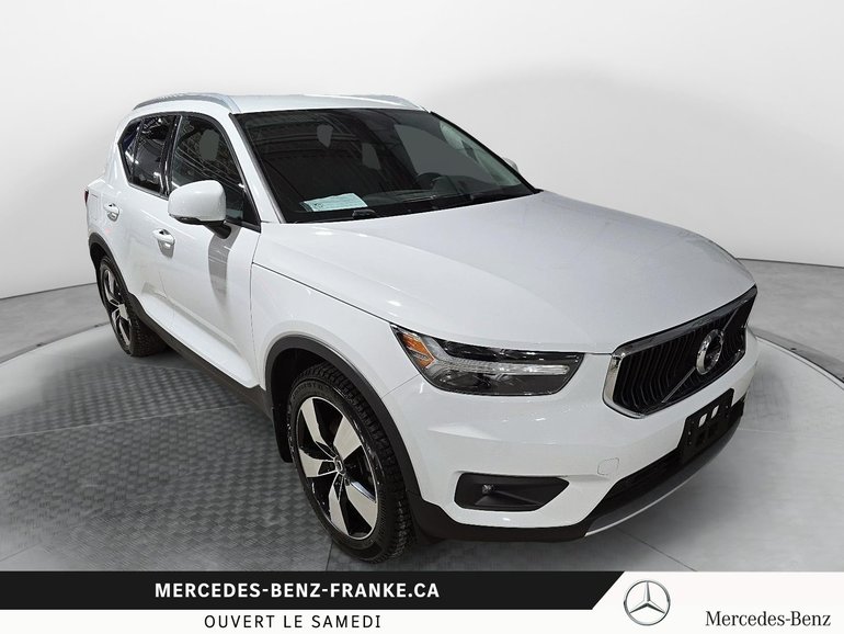 2021 Volvo XC40 Momentum