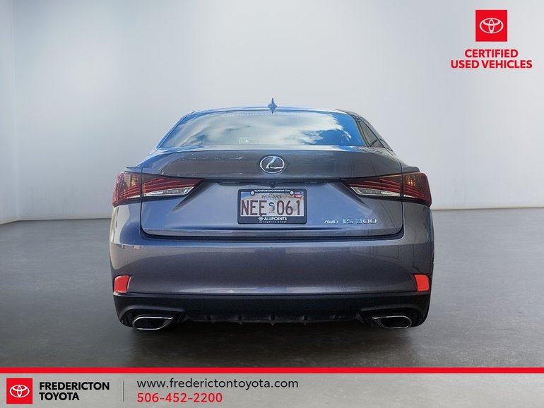 2019 Lexus IS