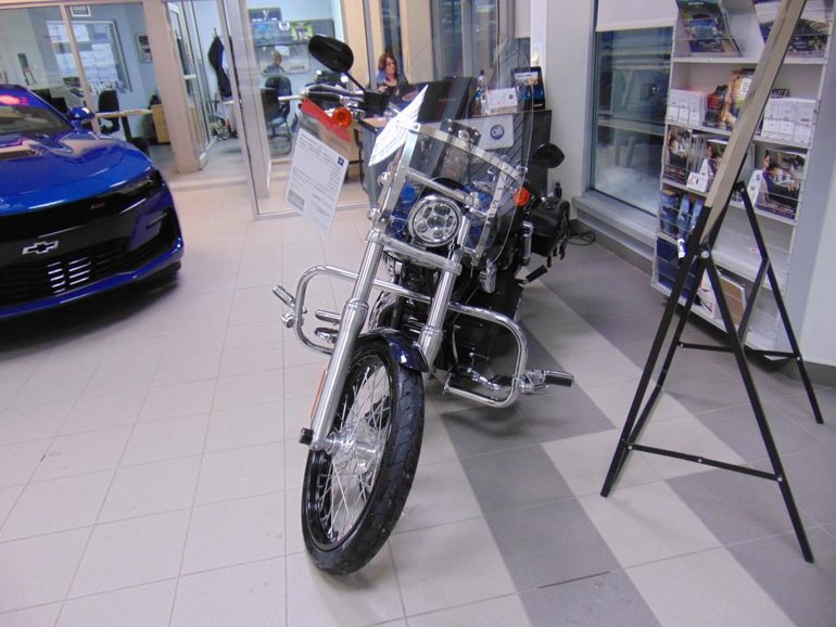 2012 HARLEY DAVIDSON Dyna