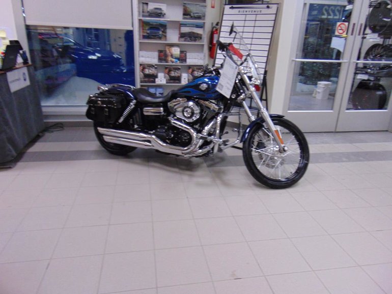 2012 HARLEY DAVIDSON Dyna
