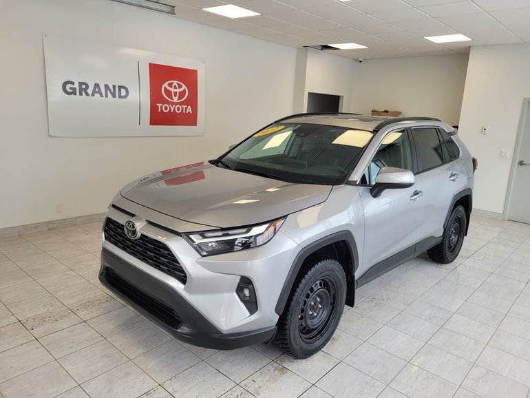 2022 Toyota RAV4 XLE