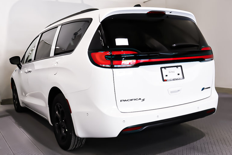 2024 Chrysler PACIFICA HYBRID