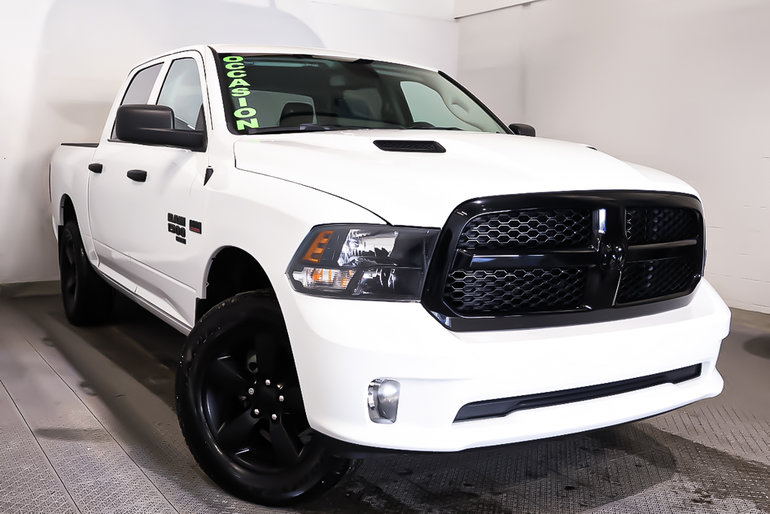 Ram 1500 Classic EXPRESS + NIGHT EDITION + 4X4 + V8 + CREW CAB 2022