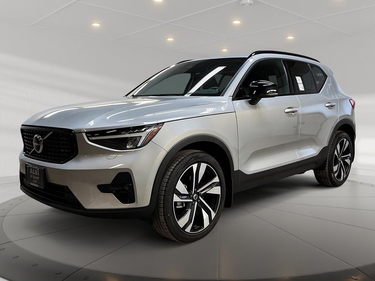 2023 Volvo XC40 B5 CORE TOIT PANO NAV 4RM