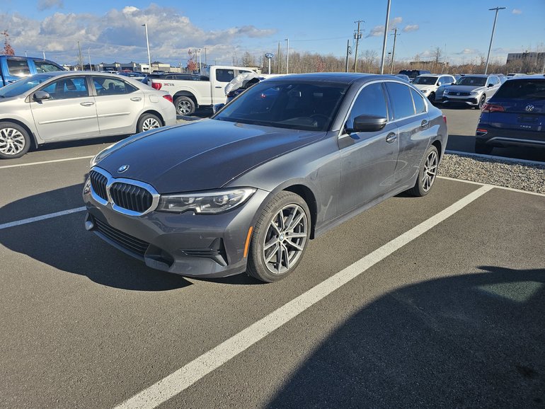 BMW 3 Series 330i xDRIVE + CUIR + TOIT + NAV + LUXE + WOW 2020