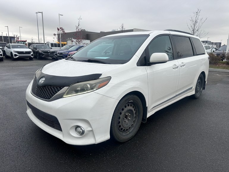 Toyota Sienna SE + TOIT + DVD + 8 PASS + CUIR +++ 2017