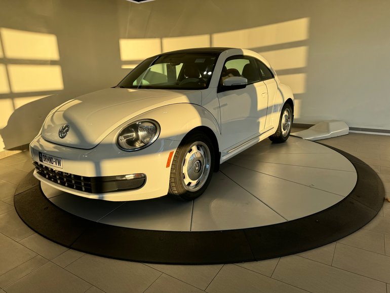 2015 Volkswagen Beetle Coupe CLASSIC + TOIT PANO  + BAS KM + JAMAIS ACCIDENTE +