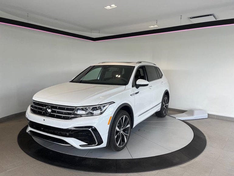 Volkswagen Tiguan Highline R-Line + TOIT + APPLE CARPLAY + AIR CLIM 2024