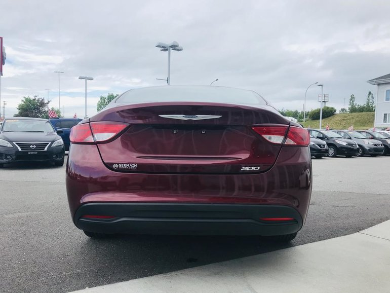 2015 Chrysler 200