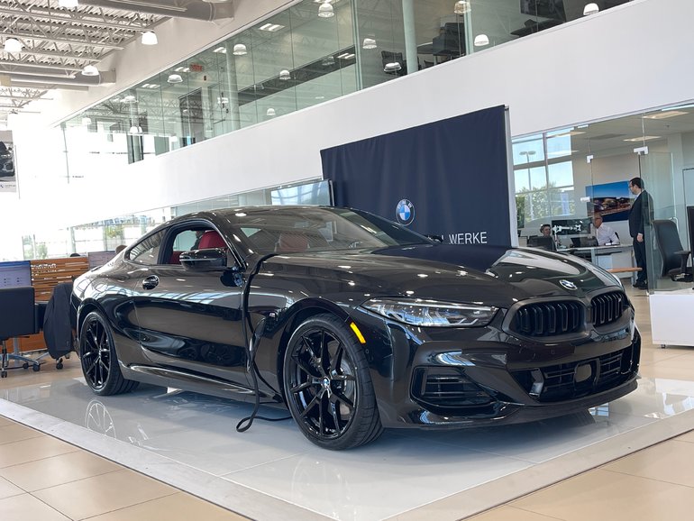 2026 BMW M850i