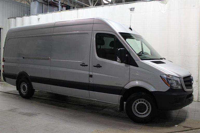 2015 Mercedes-Benz Sprinter 2500 Cargo 170 d'occasion à vendre - 35895.0$.  | Mercedes-Benz Blainville