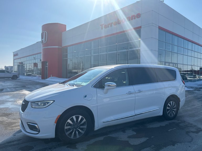 2022 Chrysler Pacifica Hybrid