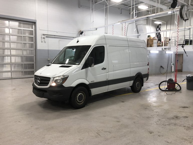 2015 Mercedes-Benz Sprinter 2500 HIGHROOF 144 PO *SOUS GARANTIE JUILLET  2021* d'occasion à vendre - 27895.0$. | Mercedes-Benz Montréal-Est