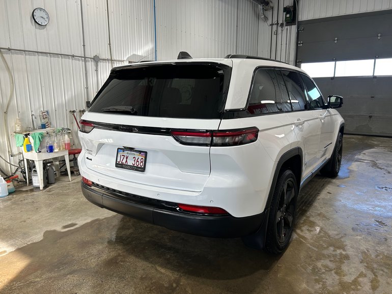 2023 Jeep GRAND CHEROKEE