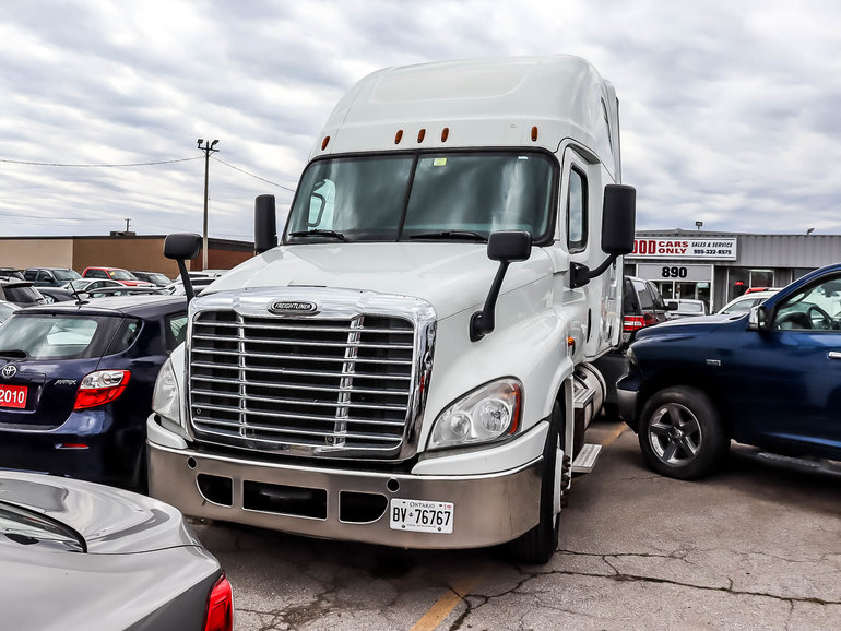 2017 FREIGHTLINER Cascadia Highway Tractor | PW,PL,PM | T/C | CD | A/C | Sleeper Cab | 10 Speed Manual | Air Brakes