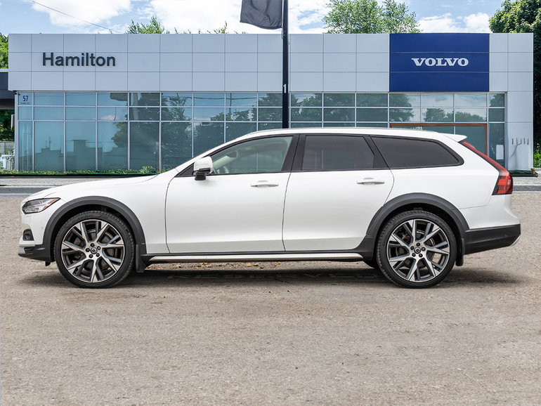 2022 Volvo V90 Cross Country