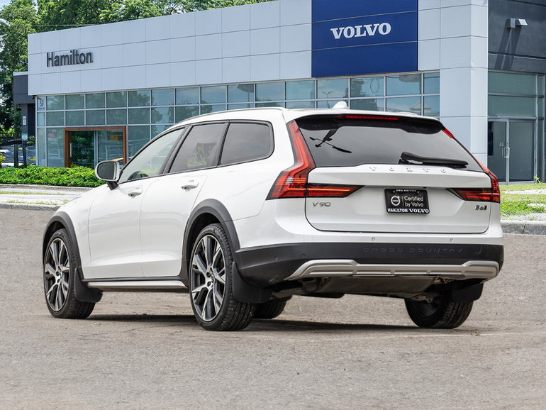 2022 Volvo V90 Cross Country