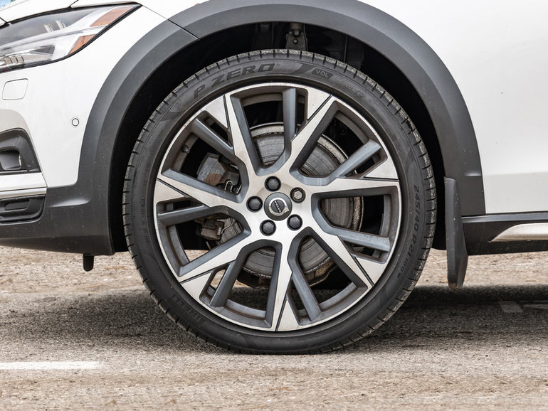 2022 Volvo V90 Cross Country