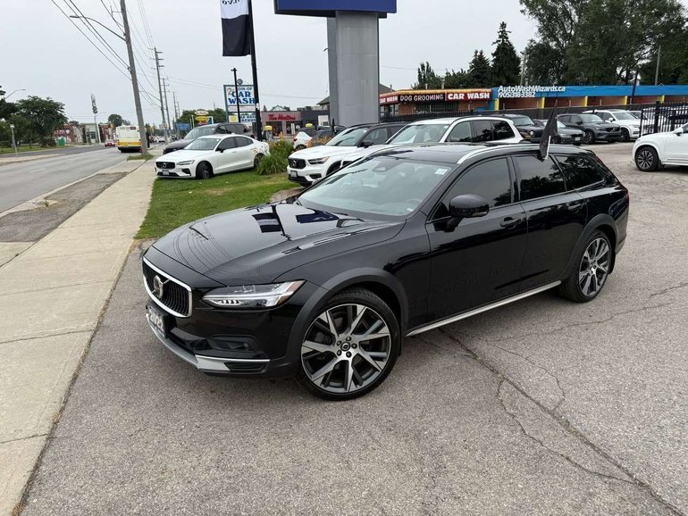 2022 Volvo V90 Cross Country